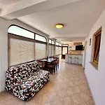 Jaka Apartman *