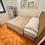 Jaka Apartman