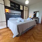 Jaka Apartman *