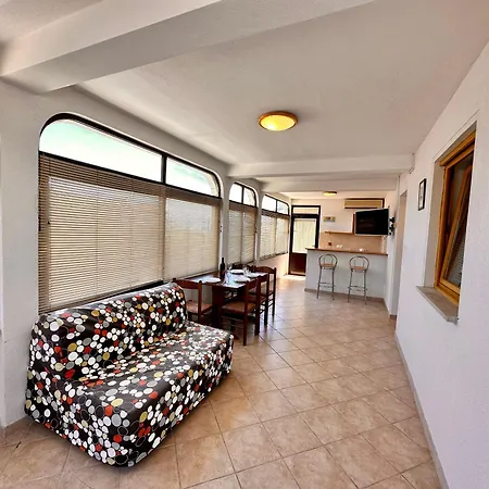 Jaka Apartment *