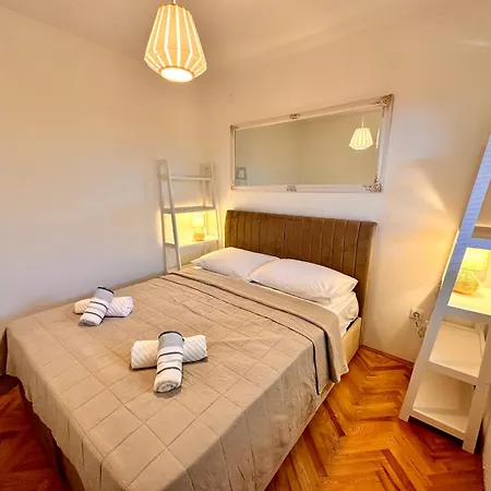 Jaka Apartment